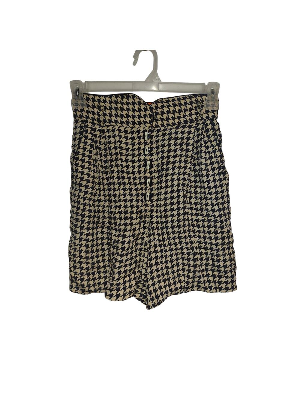 Platinum Women's Shorts Size 8